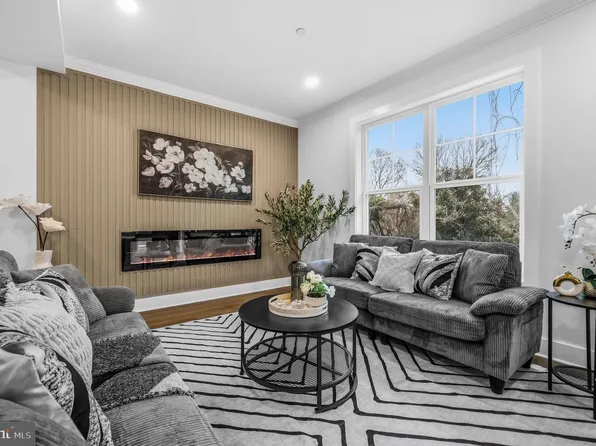 11110 Valley View Ave, Kensington, MD 20895