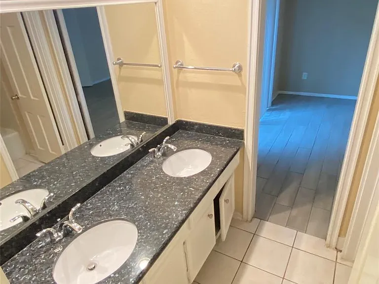 4714 N Cashel Cir — Photo 8