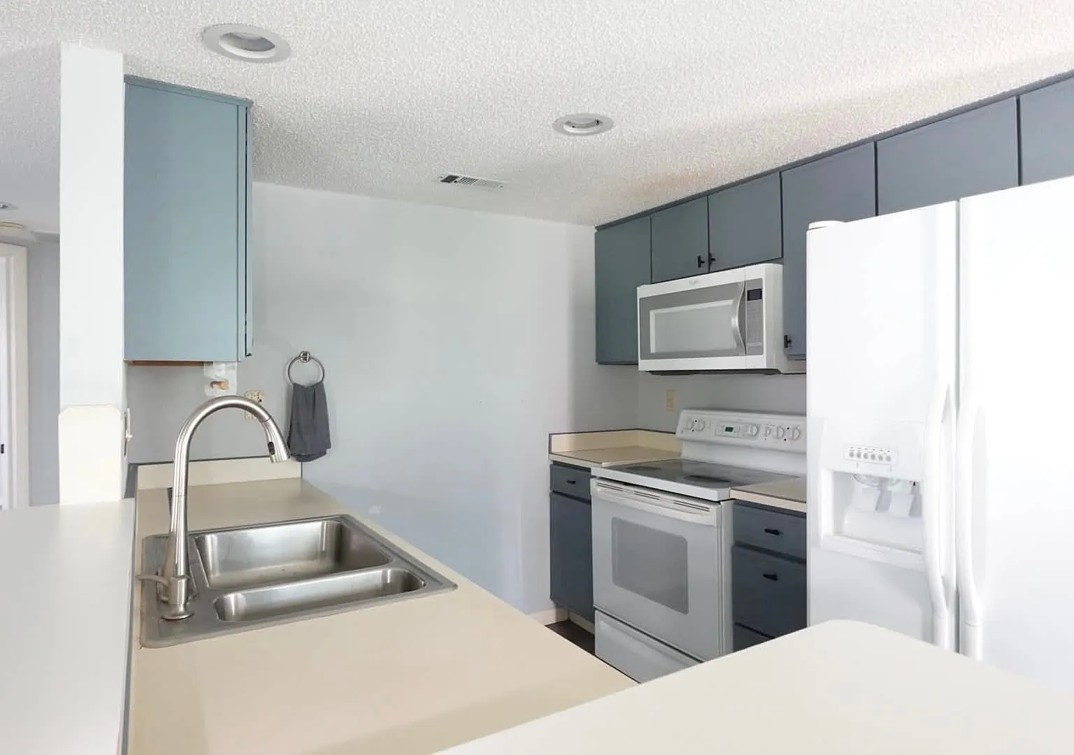 2 bed, 1295 sqft, $1,400 — Photo 4