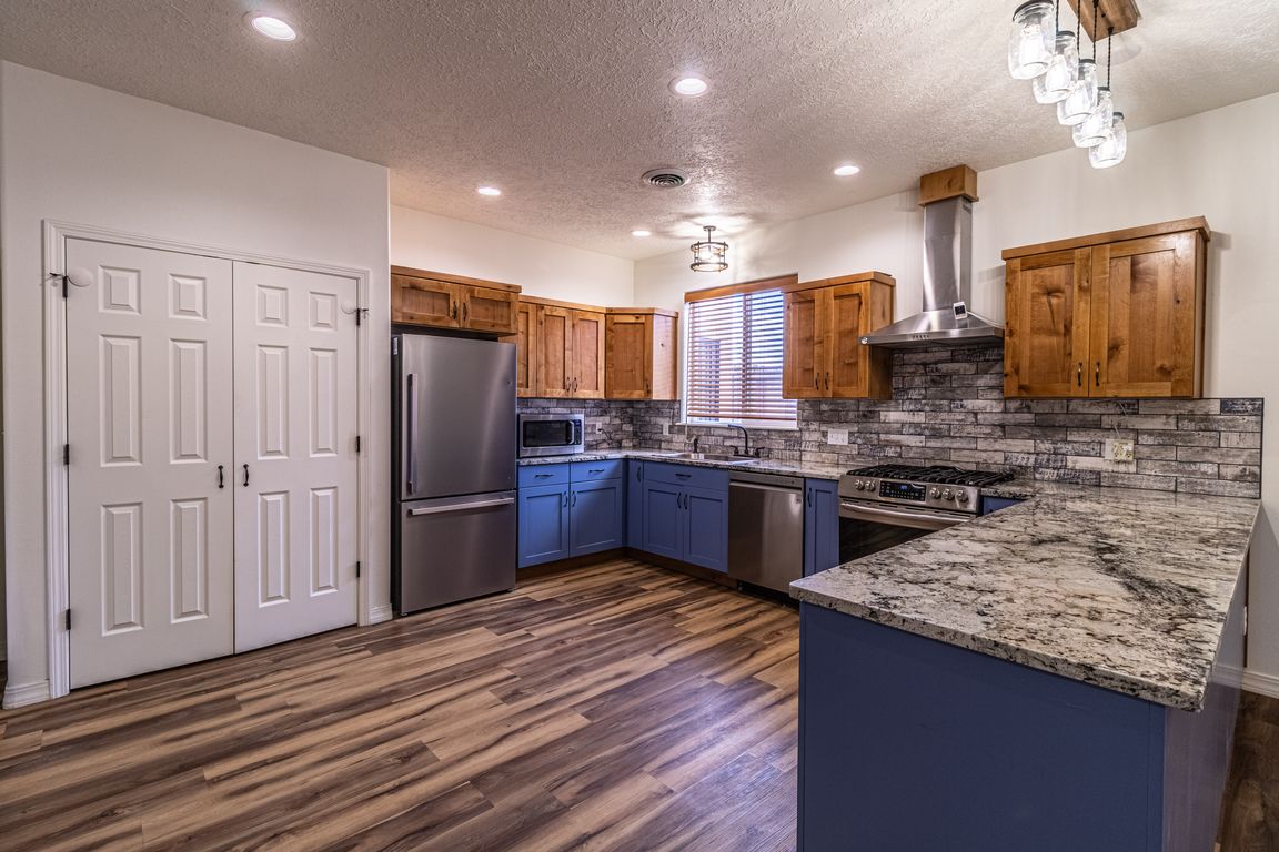 next background image