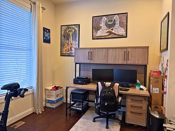 5th image of 22239 Fulmer Ave