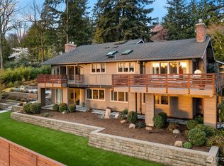 8610 NE 20th St, Clyde Hill, WA