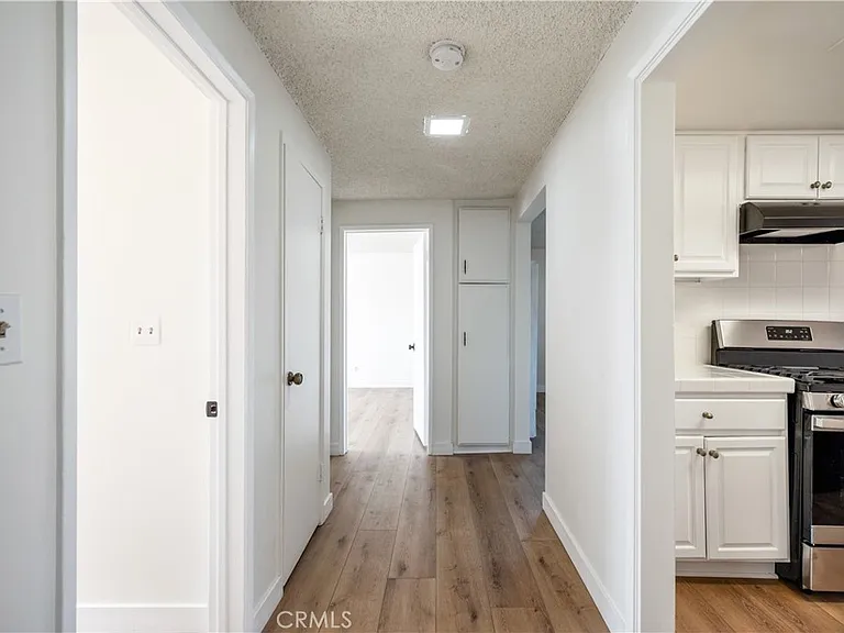 972 W 14th St #3 — Photo 4