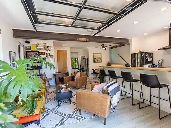 Open the garage door to the outside deck on those beautiful Durango days!