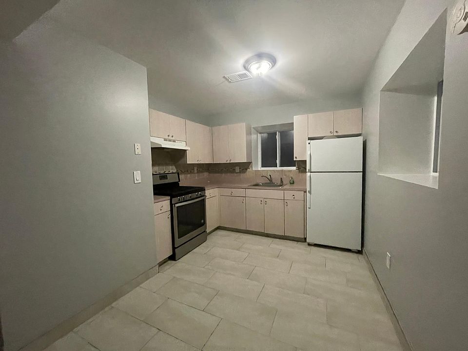1st image of 277 Yetman Ave #1A