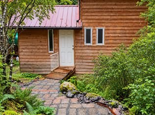 281 Teal Ln, Eastsound, WA 98245