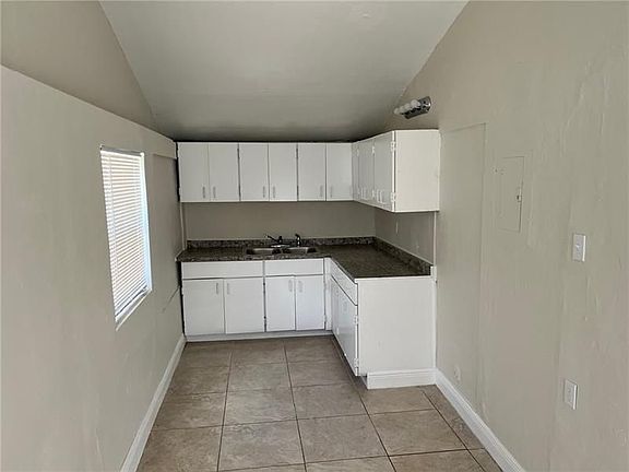 4th image of 8269 NW 1st Pl #1