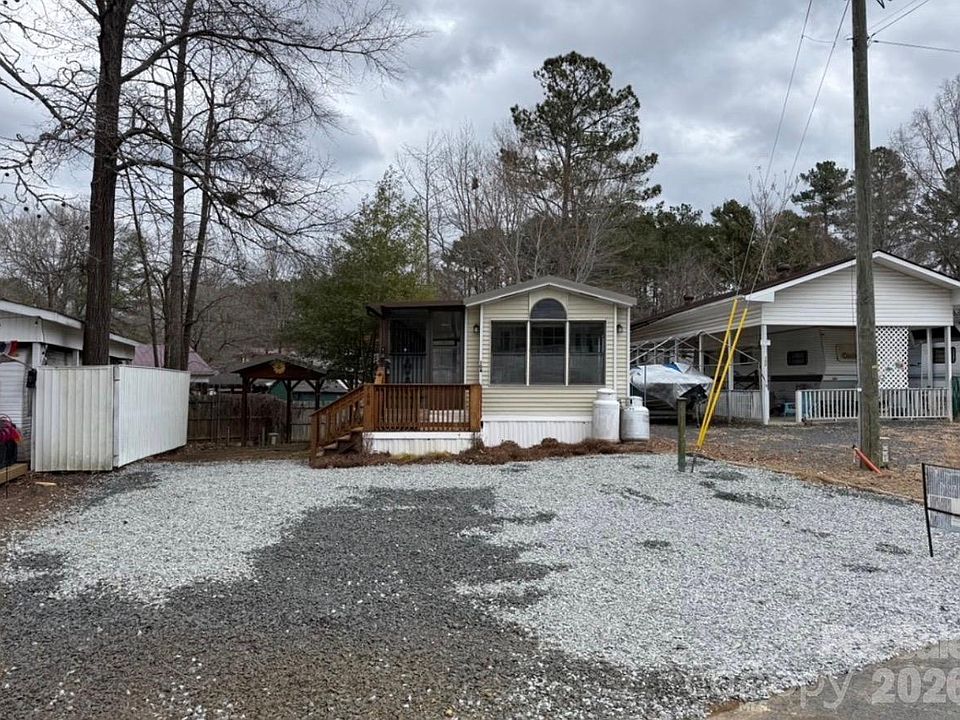 1st image of 104 Cherokee Trl