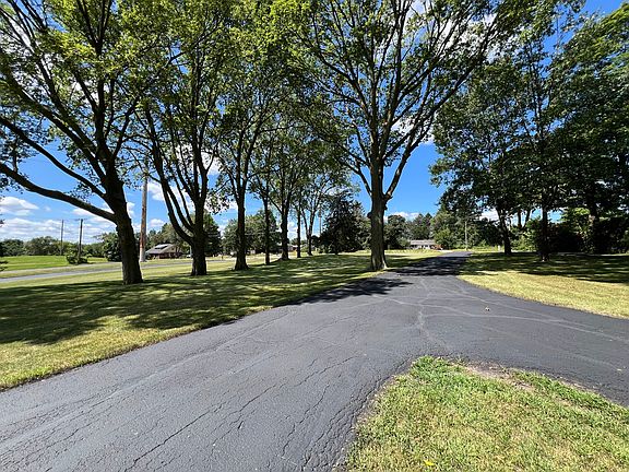 Driveway of front