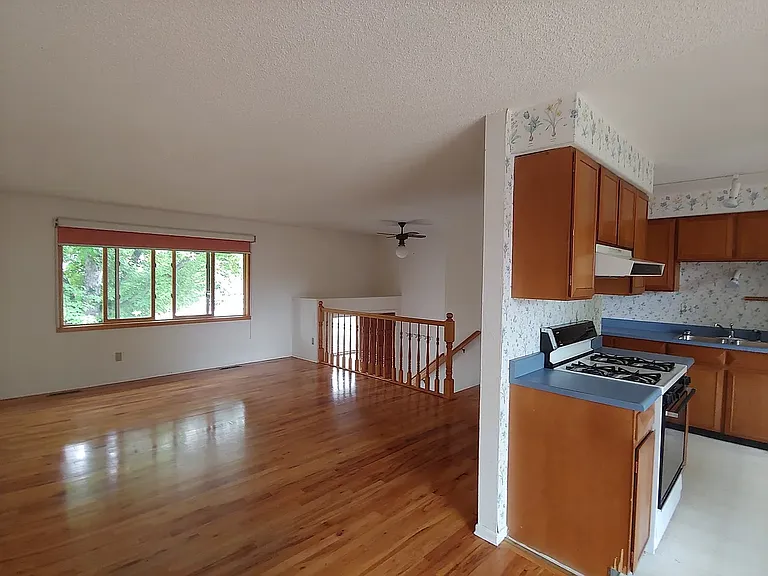4025 Evans Dr — Photo 4