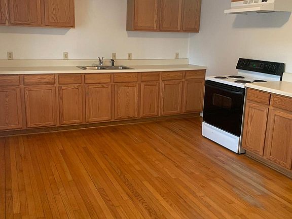 2nd image of 224 Main St #3