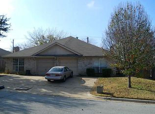5220 Kelly Hill Dr, Arlington, TX 76017