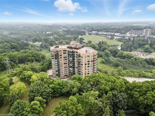 237 King St W #808, Cambridge, ON N3H 5L2