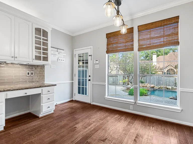 11 Winrock Pl — Photo 25