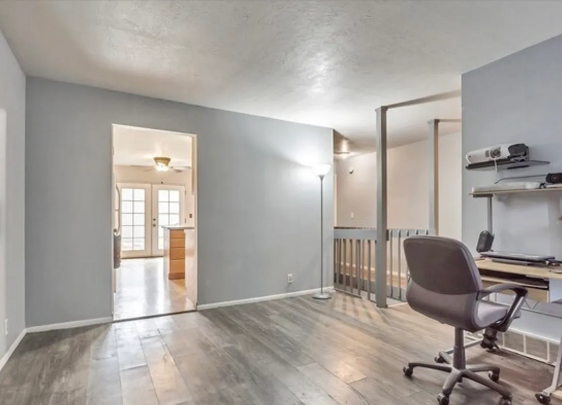5 bed, $2,900 — Photo 2