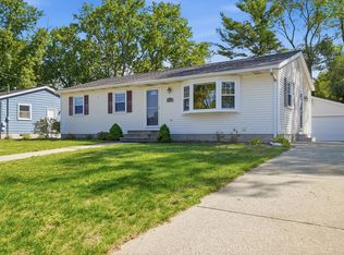 1710 S Hopkins St, Grand Haven, MI 49417
