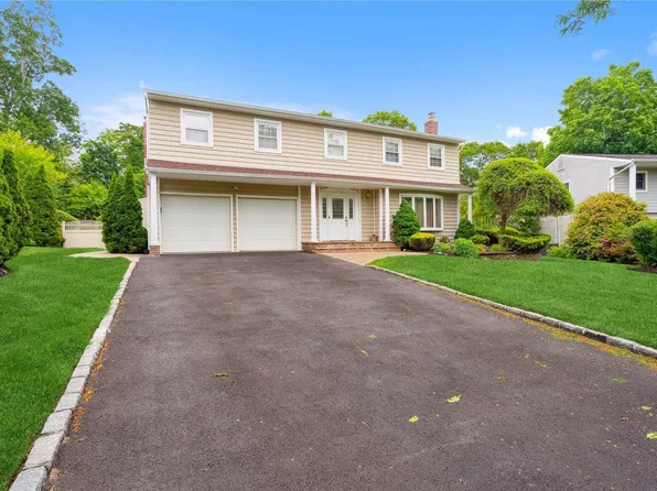 10 Black Gum Tree Lane, Kings Park, NY 11754