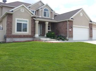 5929 W Cliff Rose Ct, West Jordan, UT 84081