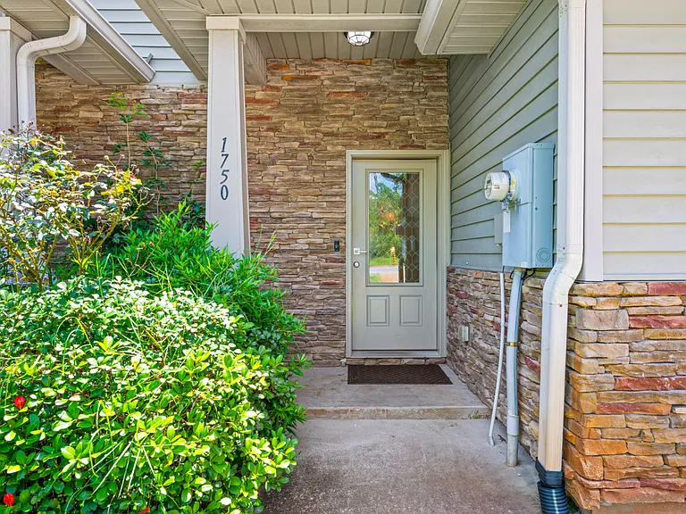 1750 Sound Haven Ct — Photo 2
