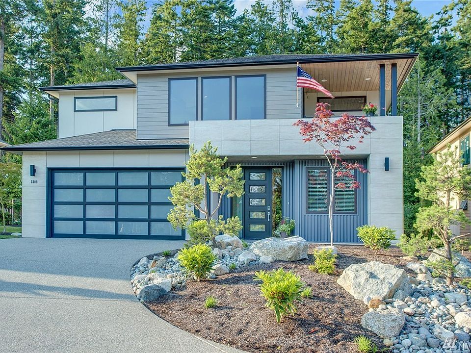 Welcome to Doe Run, a community of nine detached condos located in Sunset Cove.  This beautiful contemporary home lives like a single-family home and HOA dues of $150/month includes front and backyard landscaping.