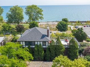 637 Sheridan Sq, Evanston, IL 60202