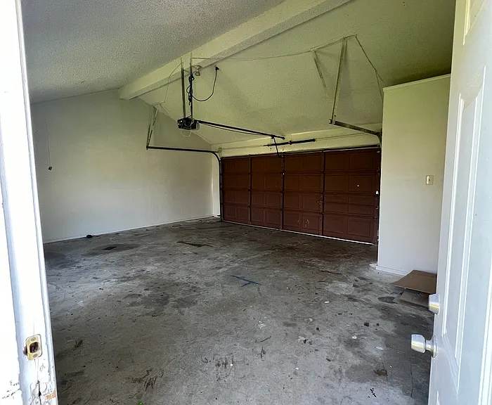 2504 Liberty Ln — Photo 5