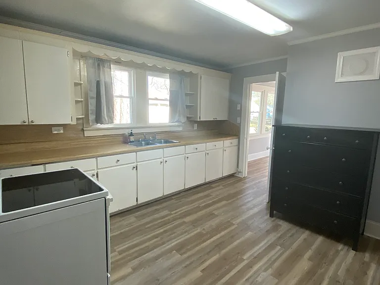 704 Blair St — Photo 4
