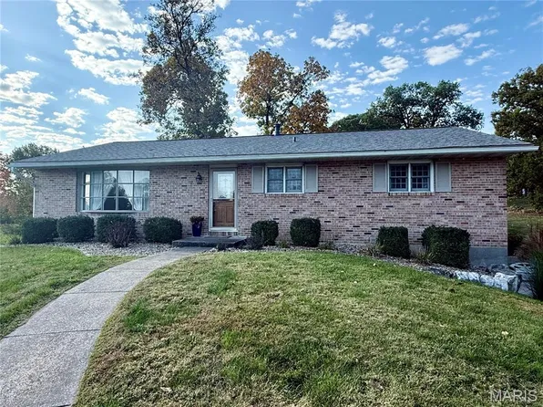 25 Coachlight Dr, Hannibal, MO 63401