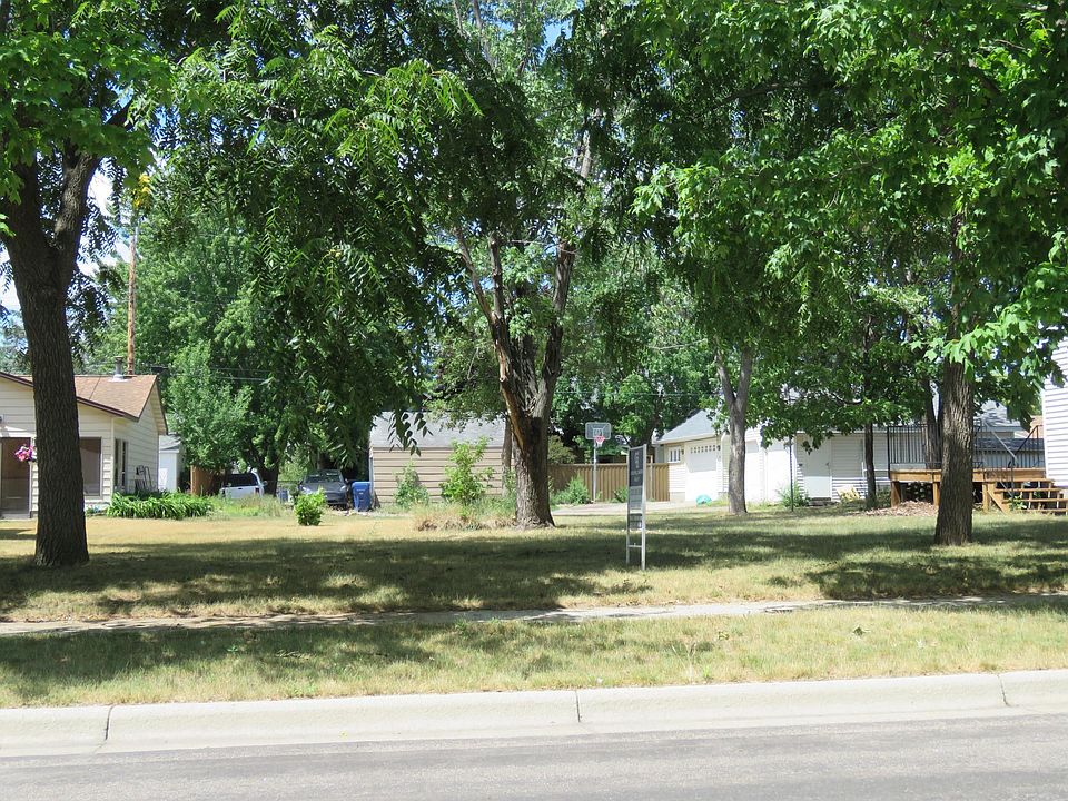 1st image of 315 19th Ave N #1/2