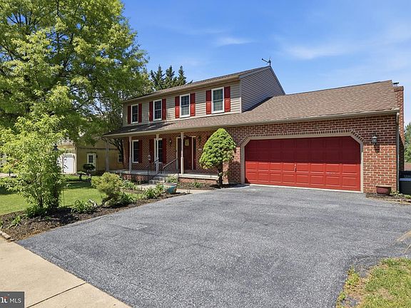 4th image of 2933 Ridings Way
