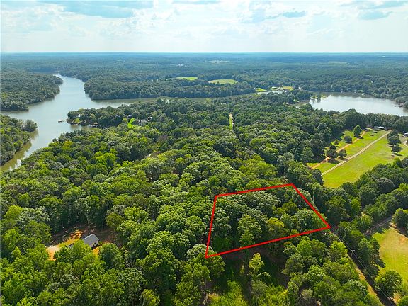 4th image of 453 Lake Secession Rd
