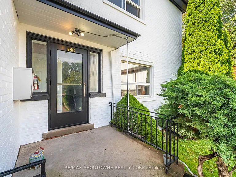 486 Holtby Ave #3 — Photo 2