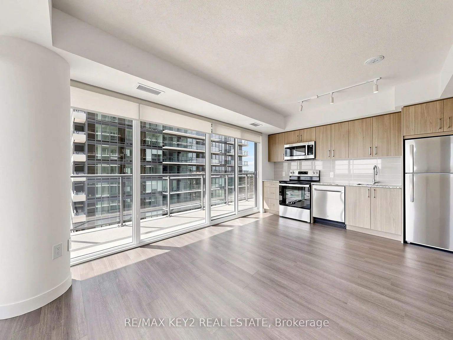 2 bed, $2,550 — Photo 4