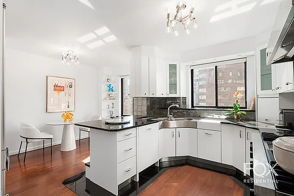 Sold by Fox Residential Group | media 18