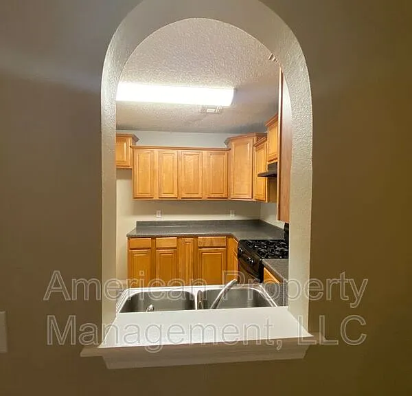 4714 NE Wisconsin St — Photo 21