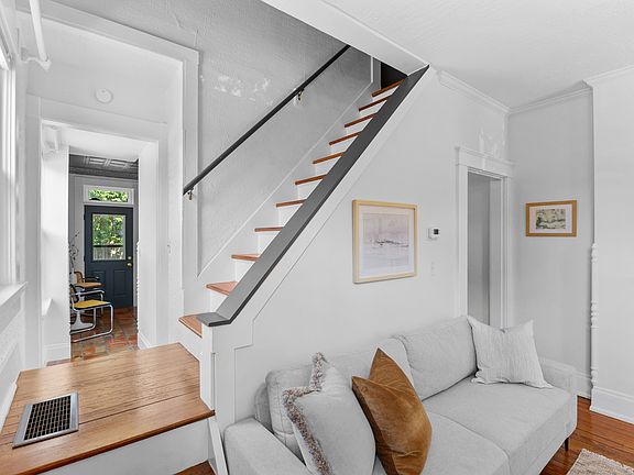 4th image of 675-677 Beech St #677-675