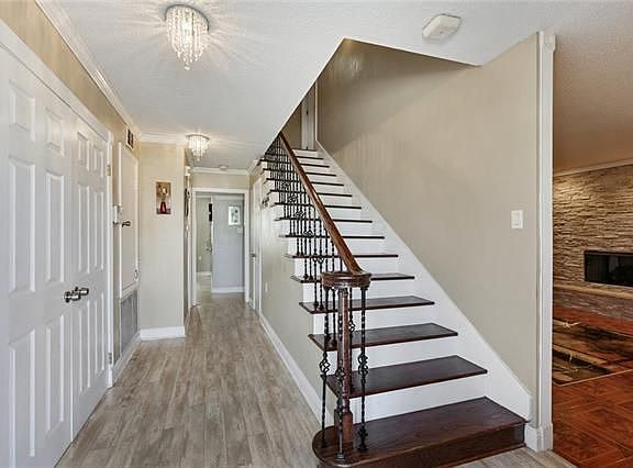 3rd image of 4730 Sherwood Dr