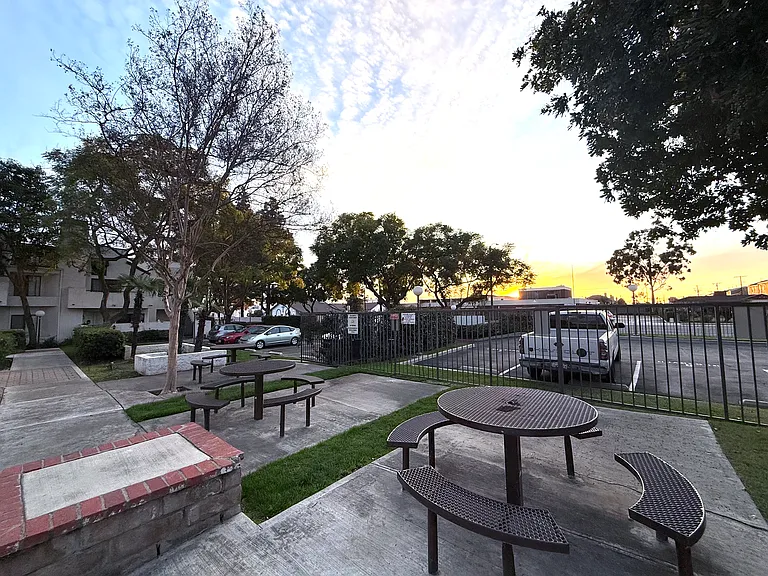 753 Park Shadow Ct — Photo 22