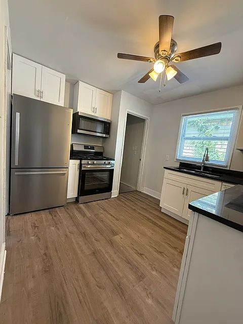 3 bed, 1.5 bath, 900 sqft, $1,575 — Photo 4