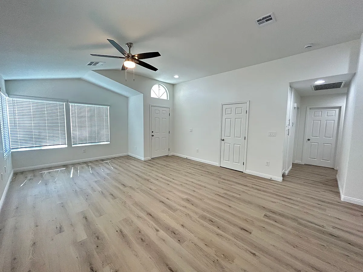 Building Photo - 4425 Rodman Dr