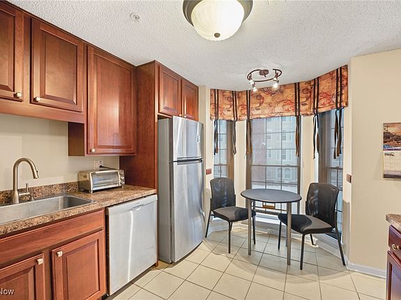 5th image of 200 Fox Hollow Dr APT 209