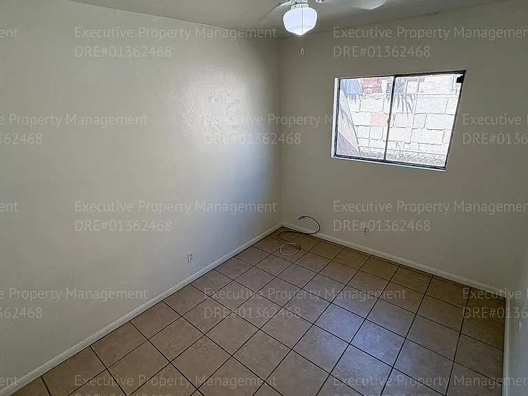820 Moore St — Photo 25