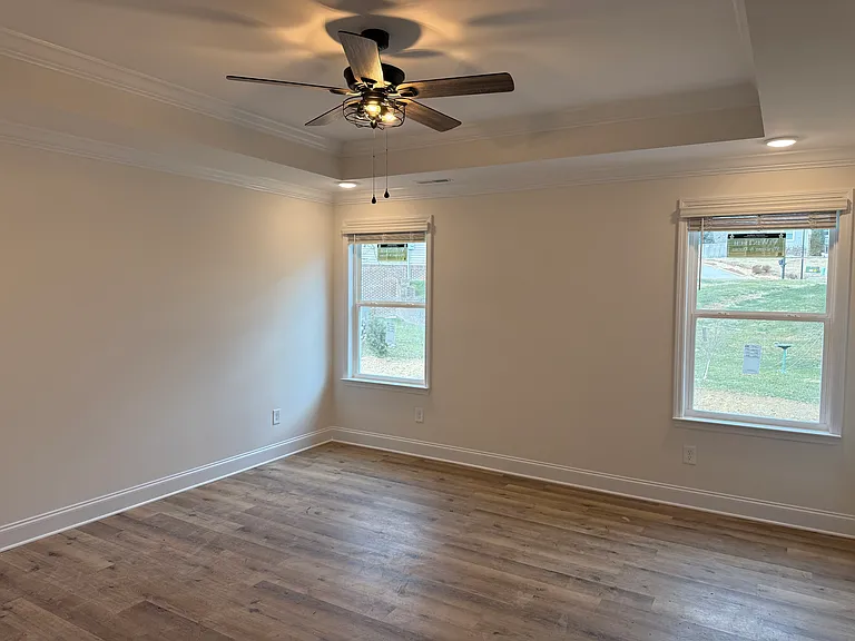 631 Brookes Lndg NW — Photo 3
