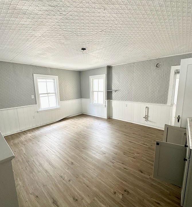 1st image of 22 4th St #2R