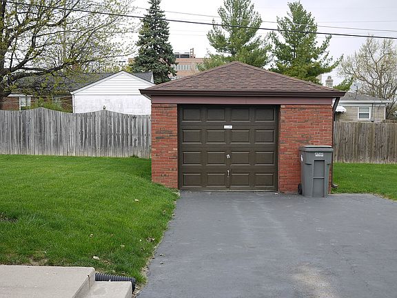 Deattached Single Car Garage