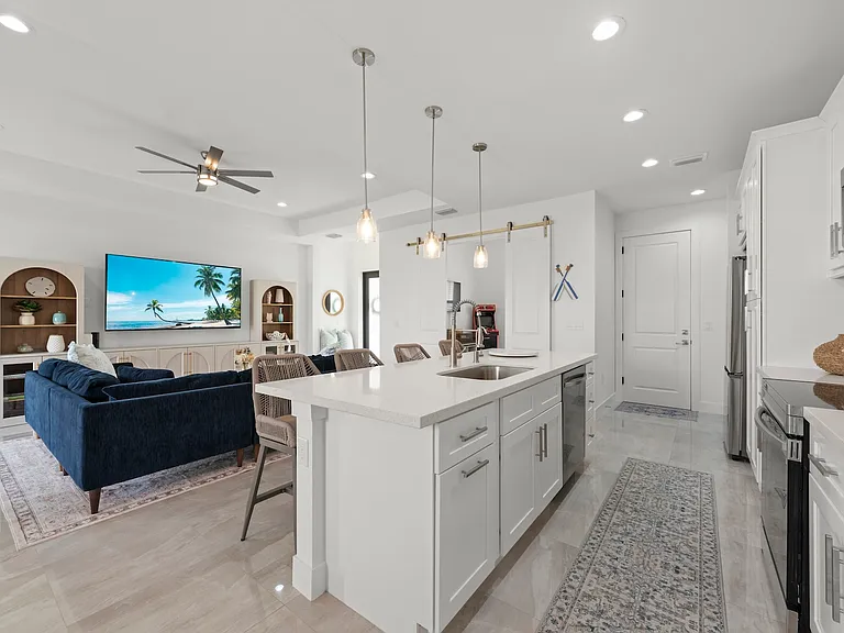 3319 Tropicana Pkwy W — Photo 8