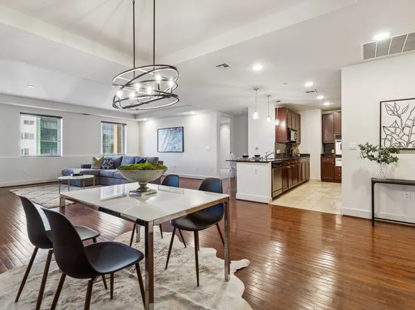 1505 Elm St APT 1404, Dallas, TX 75201