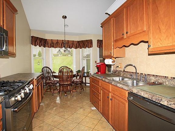 5th image of 113 Heritage Dr