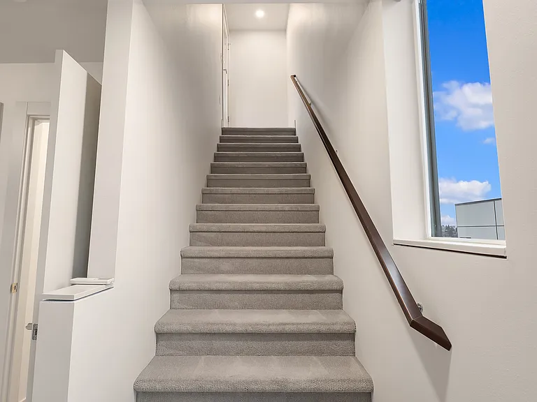 410 W Fulton St — Photo 11
