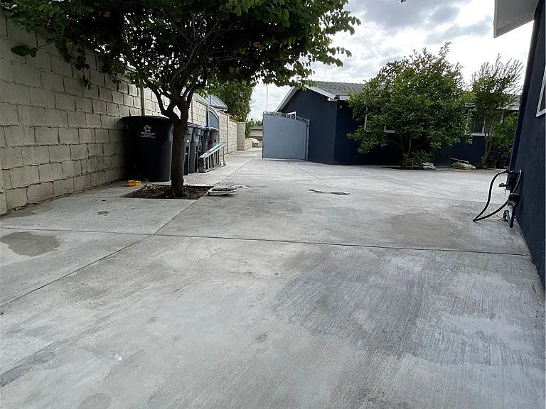 1653 W Chateau Pl #B — Photo 22